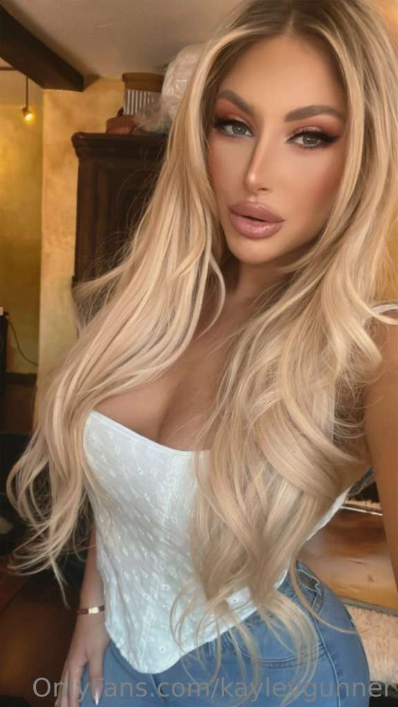 Kayley Gunner archive photo 5