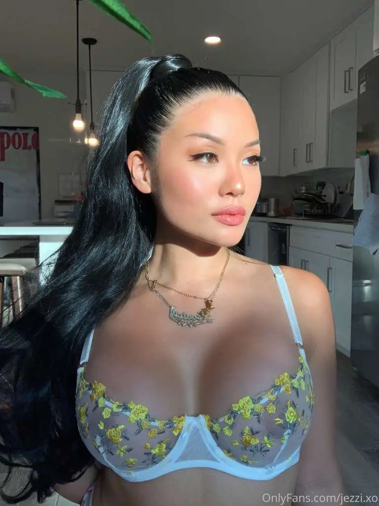 Jezzi XO archive photo 13