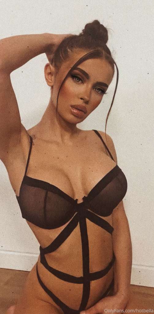 Hot Bella archive photo 12